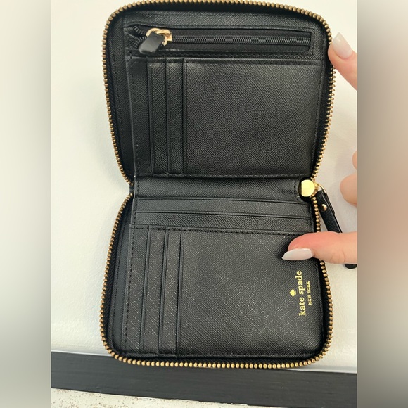Kate Spade Zip Wallet - Picture 2 of 7